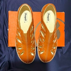 Propét Cami - Women's Lightweight Casual Slip-On Shoes: size 9 wide, Tan